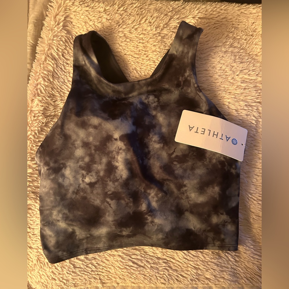 NWT Athleta sports bra with cropped silhouette